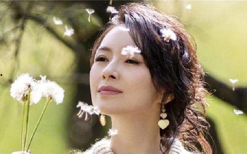 胖妞吃瓜看娱乐